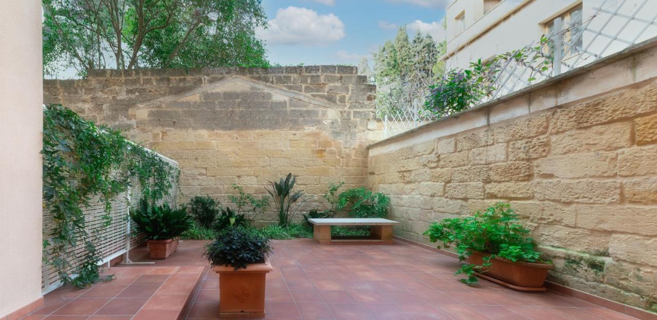 Apartamento Il Cortile Delle Esperidi Lecce Exterior foto