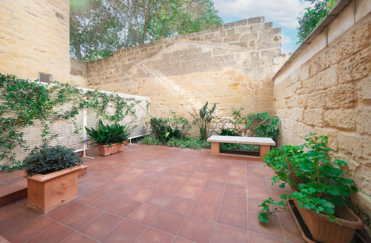 Apartamento Il Cortile Delle Esperidi Lecce Exterior foto