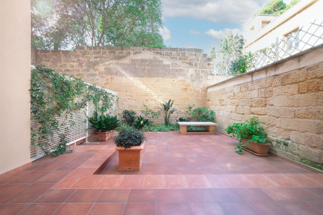 Apartamento Il Cortile Delle Esperidi Lecce Exterior foto