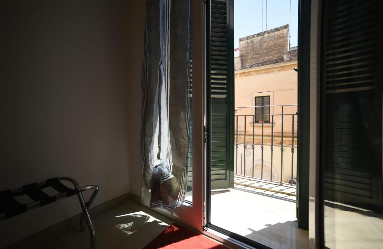 Apartamento Il Cortile Delle Esperidi Lecce Exterior foto